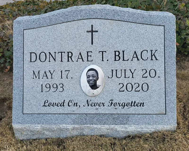 Dontrae T Black Memorial Block
