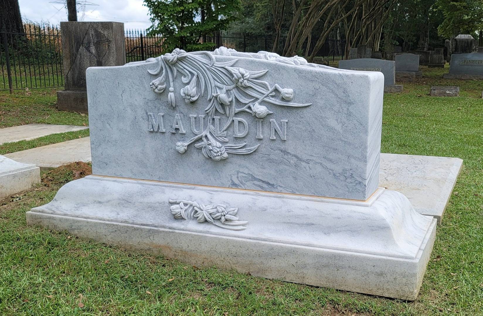 A picture of Mauldin tombstone from a different angle