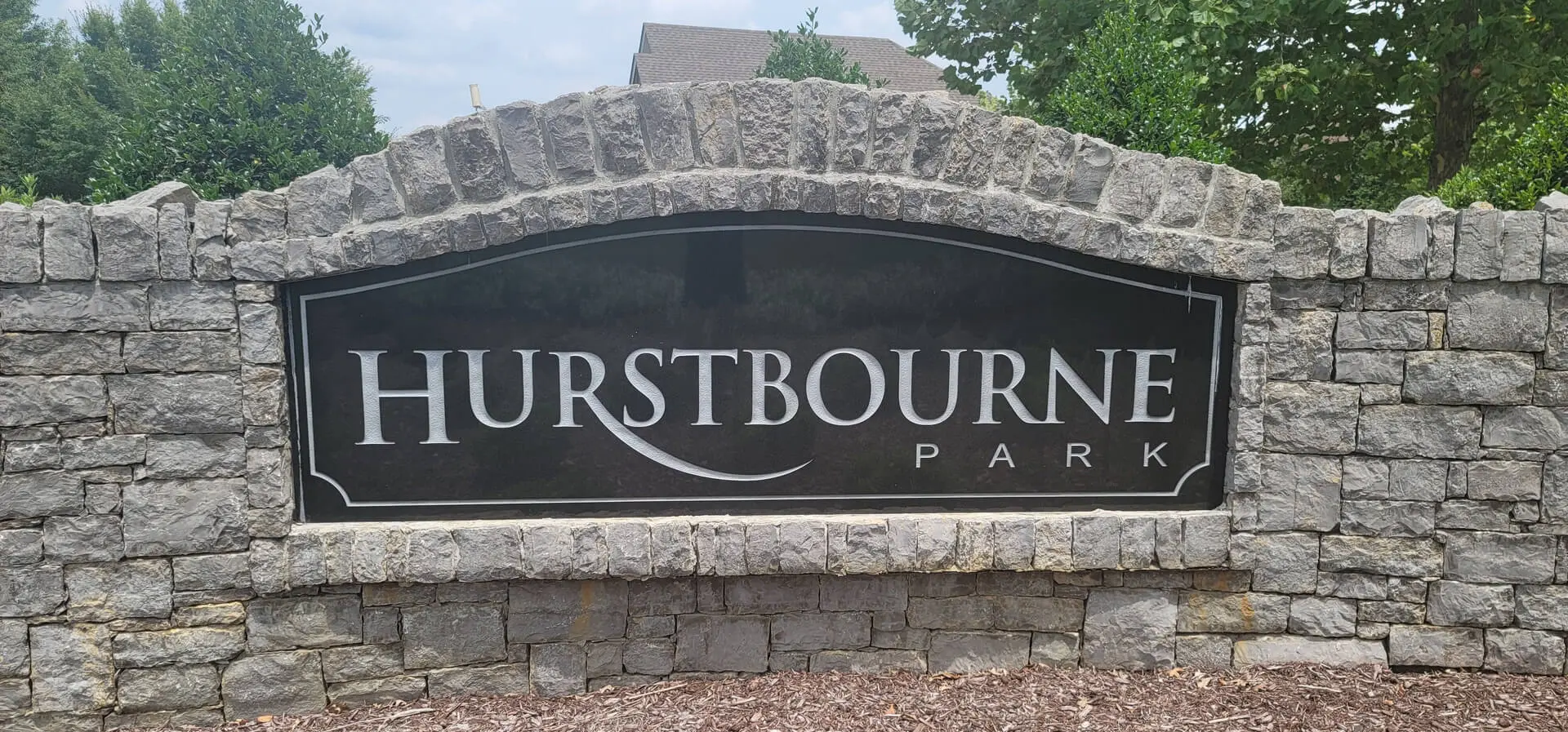 A signboard that says Hurstbourne park
