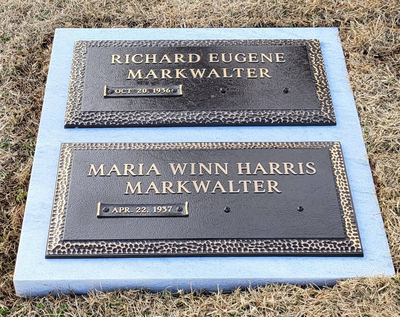 Richard Eugene and Maria Winn Harris Memorial Plaque